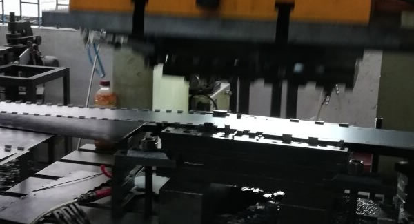客戶滿意，長合頁，屏風(fēng)合頁，重型合頁等東莞合頁，東莞鉸鏈訂單增多